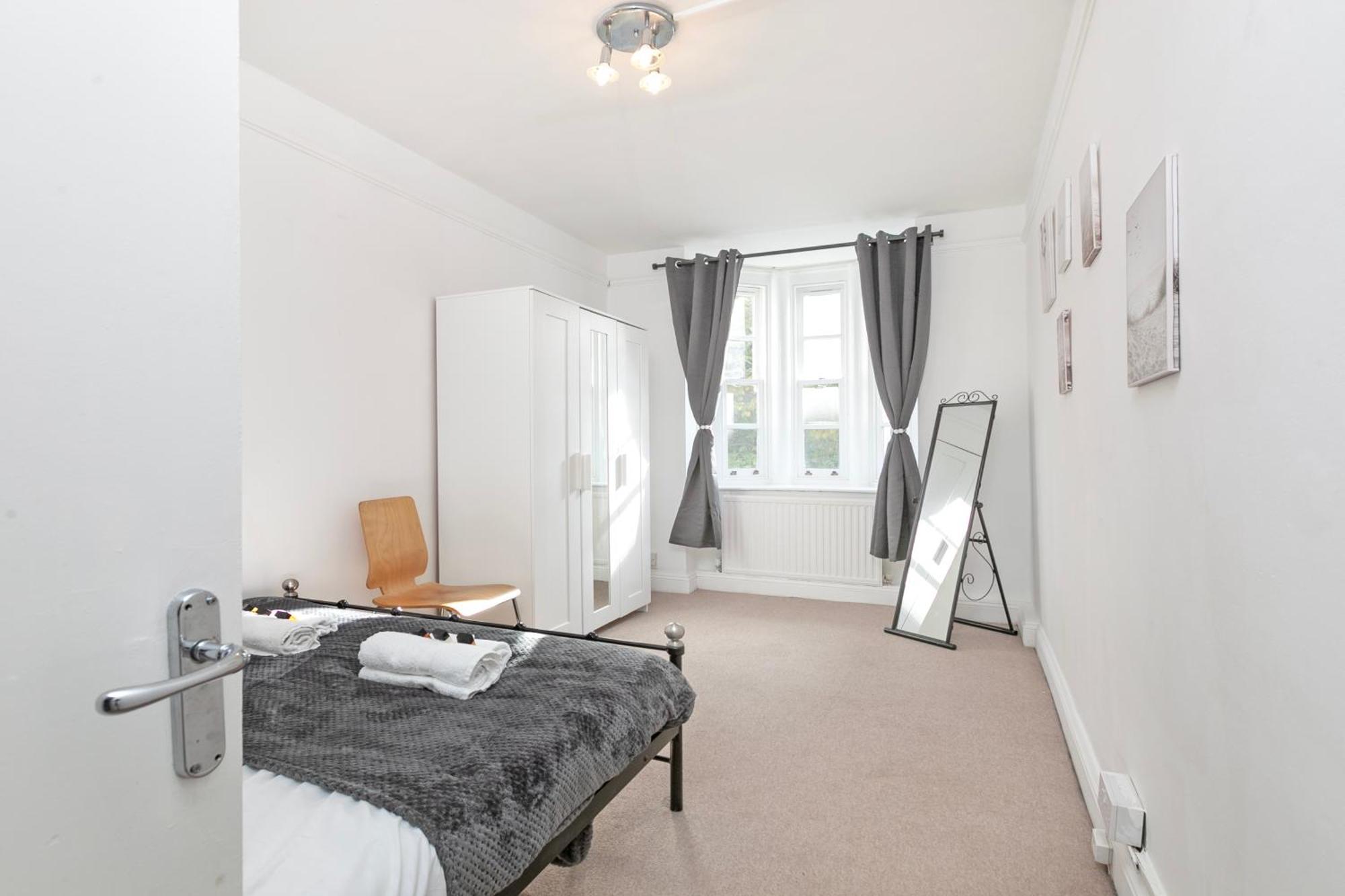 Beautiful 3 Bedroom Flat In Scott Ellis Gardens Londres Exterior foto